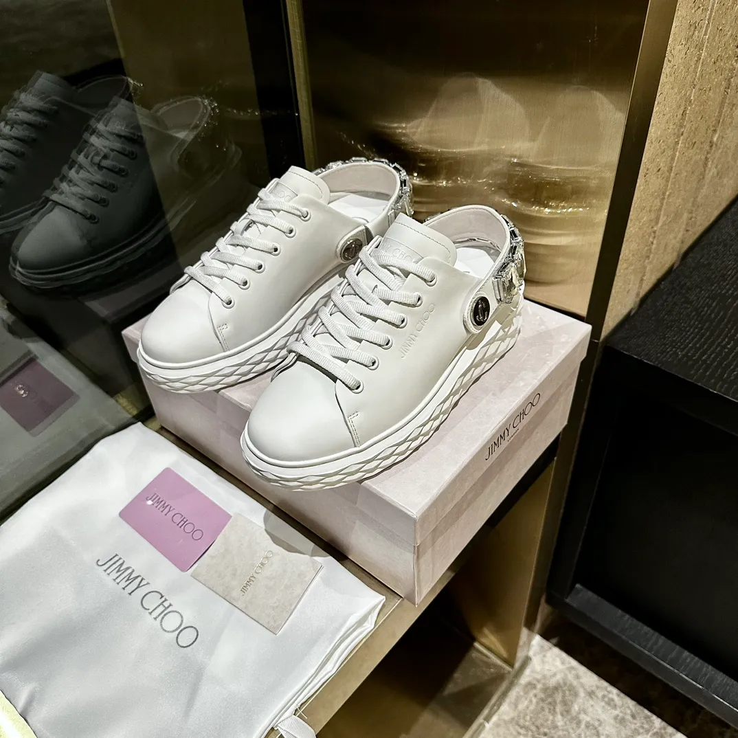 👟👟Ex-factory price 720👟👟 New JIMMY CHOO, exclusive sale, factory price, original large-soled casual white shoes, designed with the latest technology, strong three-dimensional effect👍Multiple technologies are integrated together, subverting fashion, super stylish! The rhinestones look great together. Purely hand-stitched diamonds, one-to-one comparison with the original version. Versatile and trendy, both salty and sweet! 2 ways to wear it! Size: 35-40